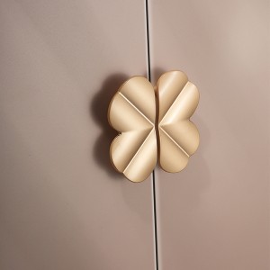 Kwoor/葵窝 轻奢四叶草锌合金拉手抽屉衣柜门把手小众设计高级感 - 32孔距/79长（珍珠金）